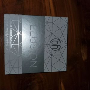 Illusion makeup palette